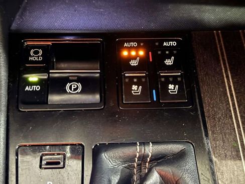 Used 2018 Lexus RX 450h w/ Luxury Package image 23