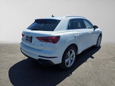 Used 2020 Audi Q3 2.0T Premium w/ Convenience Package AWD/4WD image 3