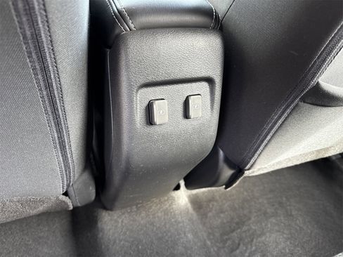 Used 2021 Nissan Kicks SV image 11