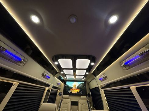 Used 2023 Mercedes-Benz Sprinter 3500 image 25