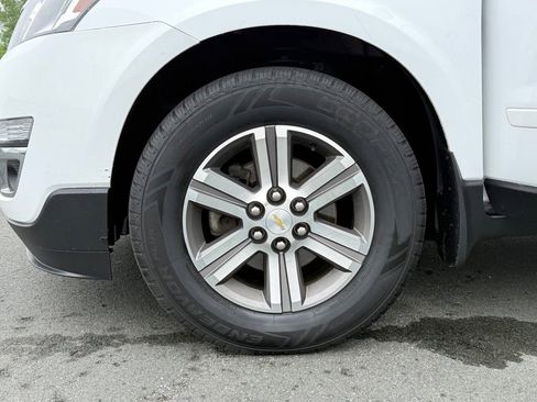 Used 2017 Chevrolet Traverse LT AWD/4WD image 39