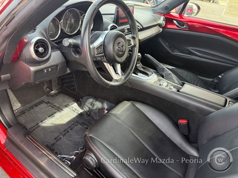 Used 2021 MAZDA MX-5 Miata RF Grand Touring image 19