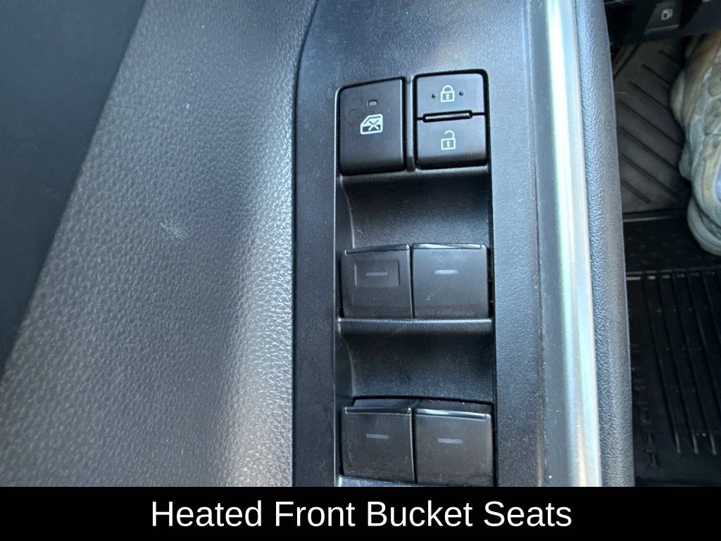 Used 2021 Toyota Highlander XLE AWD/4WD image 10
