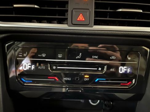 New 2026 Volkswagen Taos SE AWD/4WD image 17