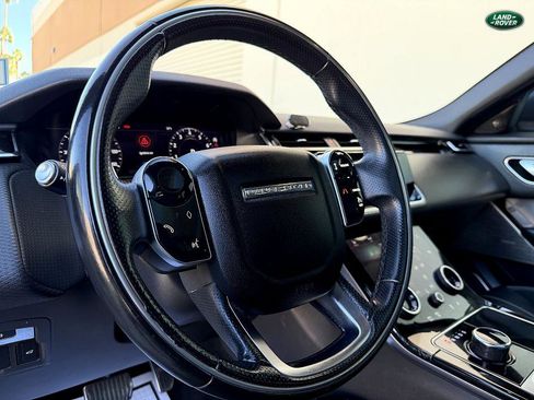 Used 2019 Land Rover Range Rover Velar R-Dynamic SE image 18