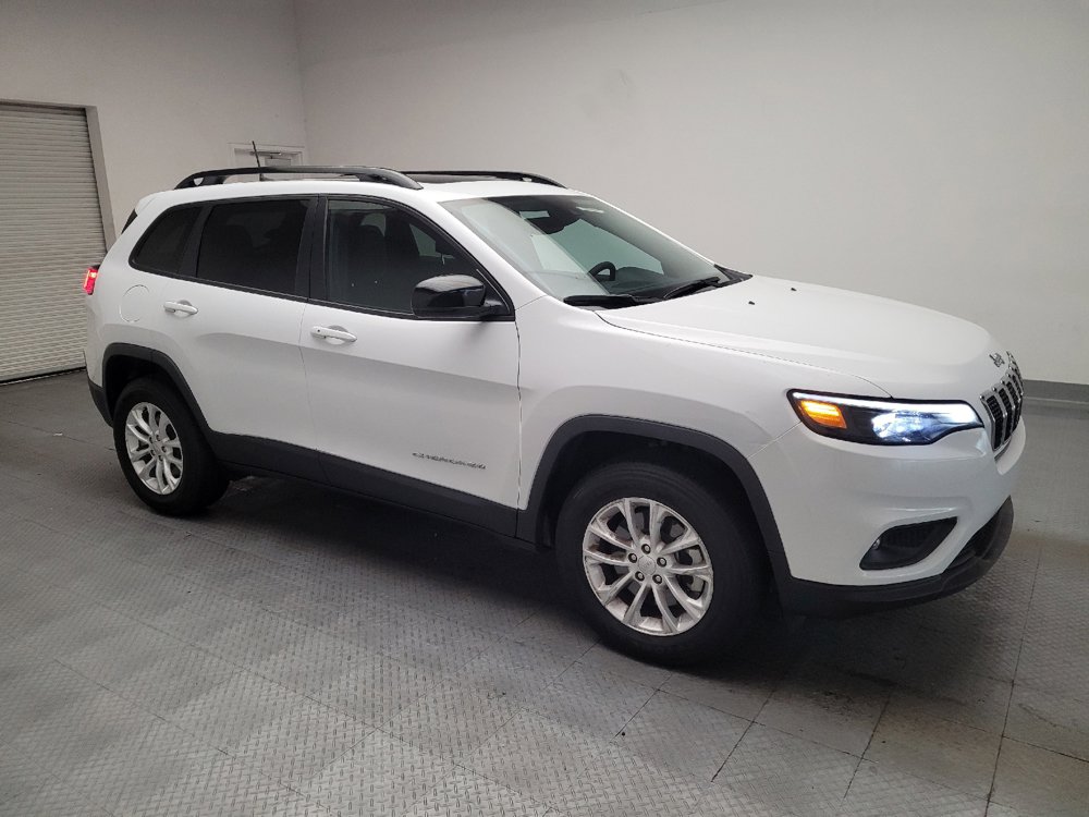 Used 2022 Jeep Cherokee Latitude Lux w/ Sun & Sound Group AWD/4WD image 11