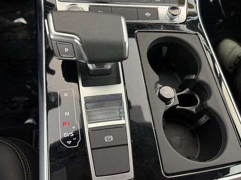Certified 2025 Audi Q7 2.0T Premium w/ Convenience Plus Package image 28