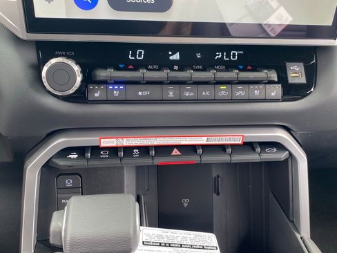 New 2025 Toyota Tundra Platinum image 22