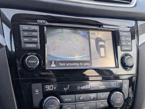 Used 2016 Nissan Rogue SL w/ SL Premium Package image 10