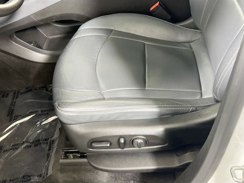 Used 2020 Buick Enclave Essence w/ Sound and Sites Package image 19