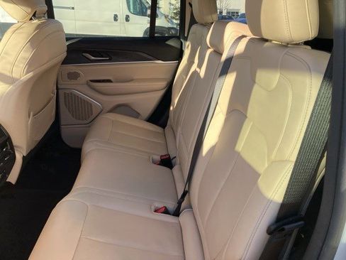 Certified 2022 Jeep Grand Cherokee Limited image 16