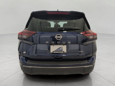 Used 2025 Nissan Rogue SV AWD/4WD image 24
