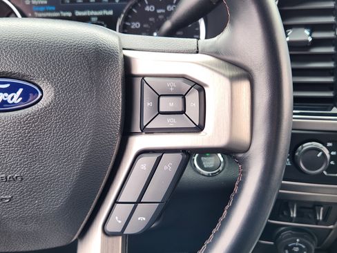 Used 2022 Ford F350 Platinum w/ FX4 Off-Road Package image 19