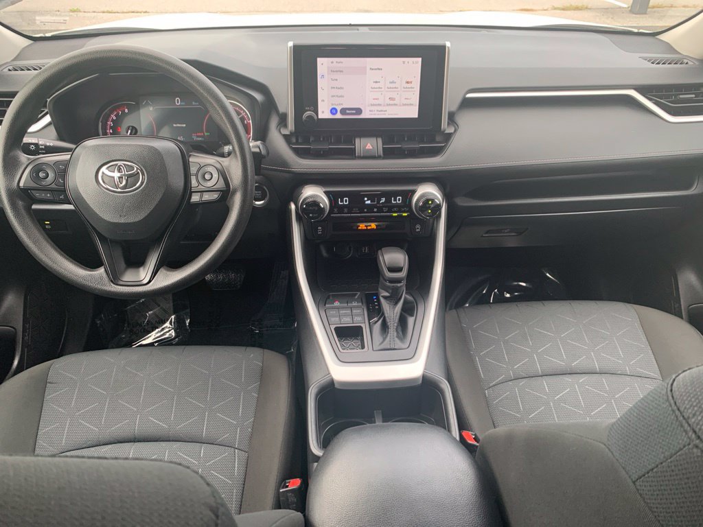 Used 2025 Toyota RAV4 XLE AWD/4WD image 7
