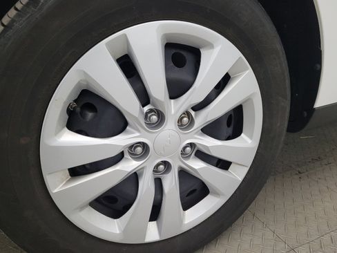 Used 2025 Kia Soul LX image 31