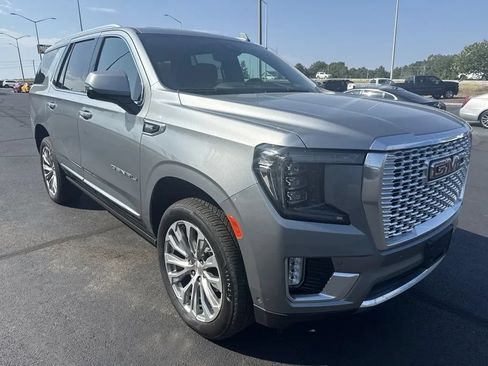 Used 2024 GMC Yukon Denali w/ Denali Reserve Package AWD/4WD image 5