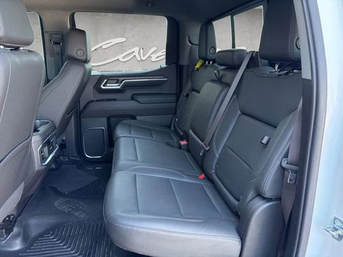 Used 2022 GMC Sierra 1500 SLT w/ SLT Convenience Package image 22