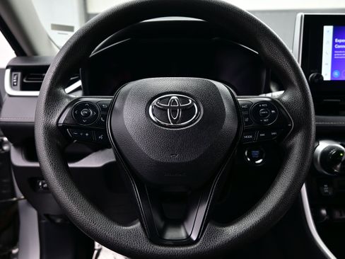 Used 2025 Toyota RAV4 XLE AWD/4WD image 22