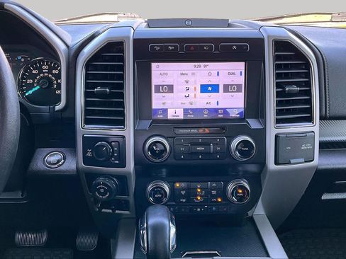 Used 2020 Ford F150 Lariat w/ Equipment Group 502A Luxury AWD/4WD image 7