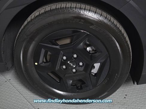 Used 2026 Kia Carnival FWD image 12