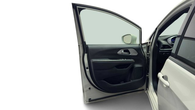 Used 2020 Chrysler Pacifica Touring w/ S Appearance Package FWD image 11