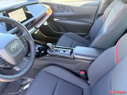 New 2026 Toyota Prius Plug-In Hybrid FWD image 13