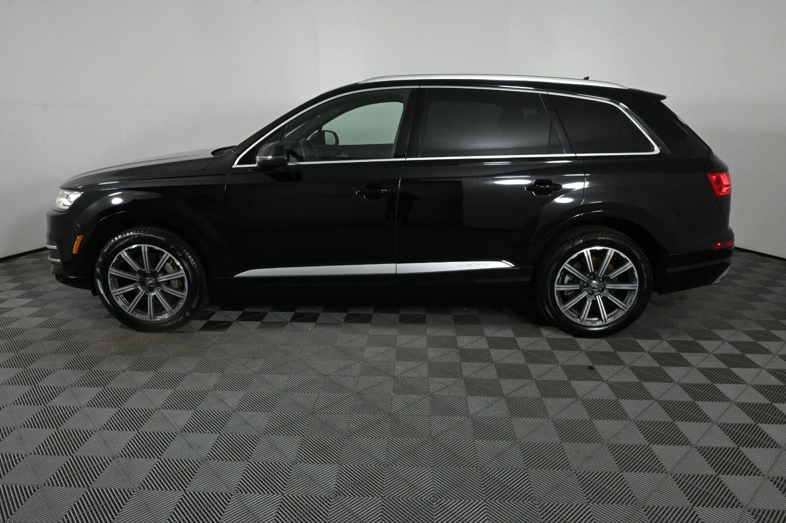 Used 2017 Audi Q7 3.0T Premium AWD/4WD image 3