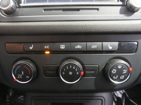 Used 2015 Volkswagen Tiguan SE FWD image 18