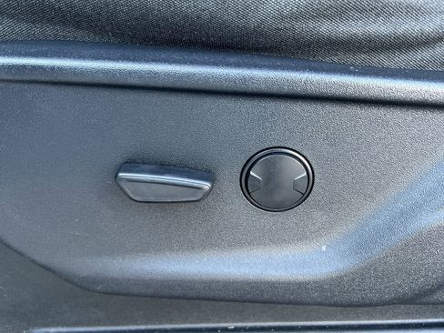 Used 2023 Ford F150 XLT image 19