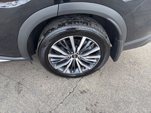 Certified 2025 INFINITI QX60 Sensory image 31