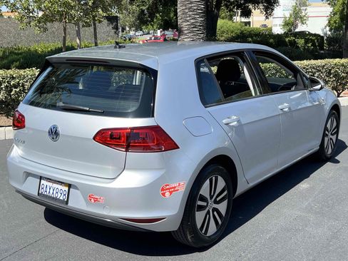 Used 2016 Volkswagen e-Golf SE w/ DC Fast Charging Package image 22