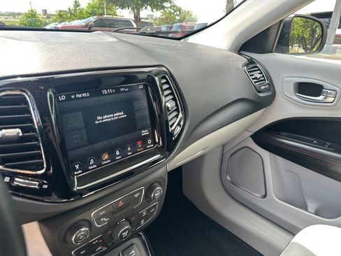Used 2018 Jeep Compass Limited w/ Navigation Group FWD image 20