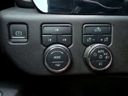 Used 2024 Chevrolet Silverado 2500 LT w/ Convenience Package AWD/4WD image 15