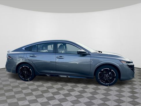 New 2026 Nissan Sentra SR w/ SR Premium Package FWD image 5
