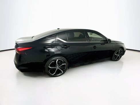 Used 2023 Nissan Altima 2.5 SR FWD image 10