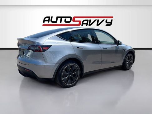 Used 2024 Tesla Model Y Long Range AWD/4WD image 7