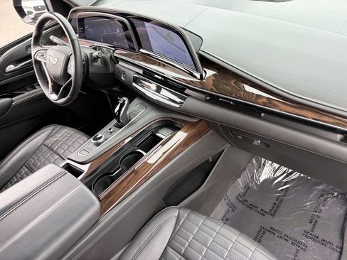 Used 2023 Cadillac Escalade Sport Platinum w/ LPO, ONYX Package AWD/4WD image 21