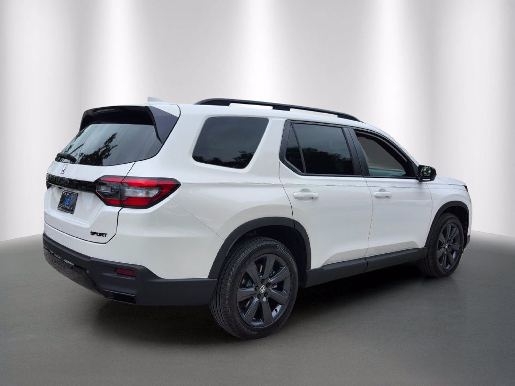 New 2026 Honda Pilot Sport image 6