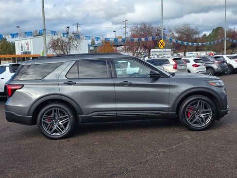 New 2026 Ford Explorer ST-Line w/ ST-Line Street Pack image 6