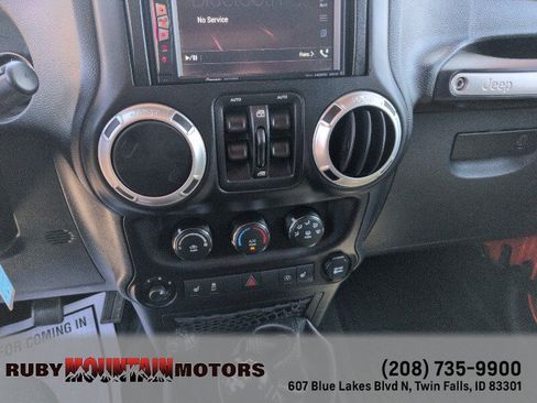 Used 2015 Jeep Wrangler Unlimited Rubicon w/ Dual Top Group AWD/4WD image 17