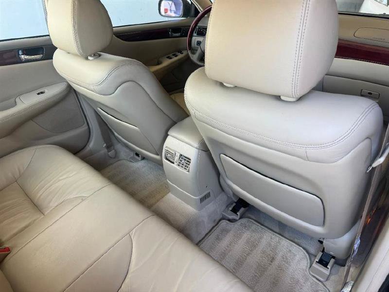 Used 2002 Lexus ES 330 FWD image 12