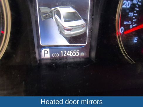 Used 2016 Toyota Camry SE image 25