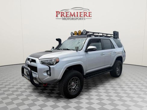 Used 2018 Toyota 4Runner TRD Off-Road Premium w/ TRD Performance Package image 2