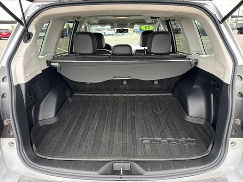 Used 2017 Subaru Forester 2.5i Touring AWD/4WD image 28