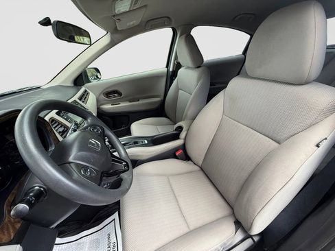 Used 2016 Honda HR-V LX image 11