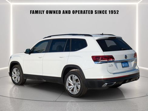 Used 2023 Volkswagen Atlas SE w/ Panoramic Sunroof Package FWD image 3