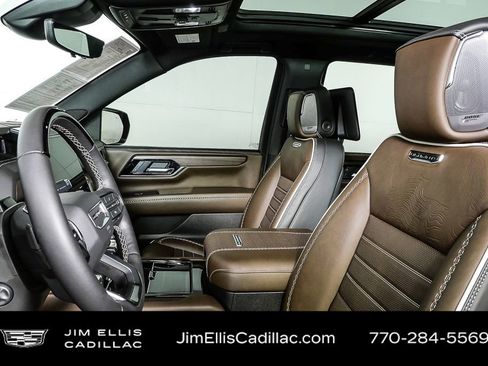 Used 2025 GMC Yukon Denali Ultimate image 6