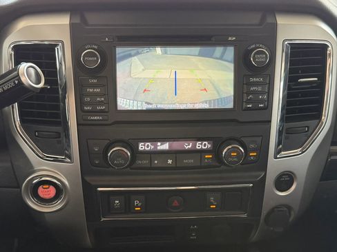 Used 2018 Nissan Titan SV w/ SV Convenience Package RWD image 13