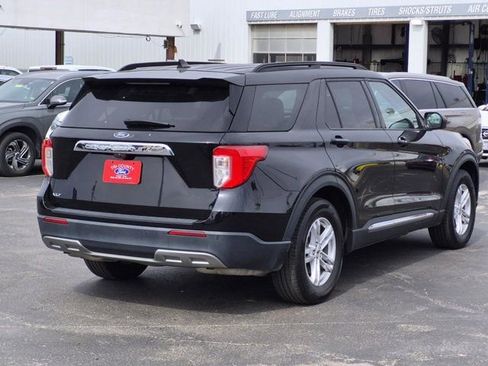 Used 2024 Ford Explorer XLT w/ Equipment Group 202A image 7
