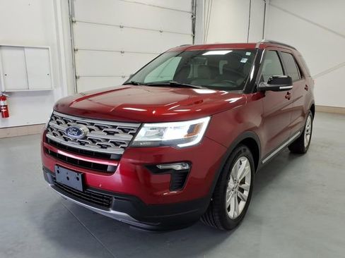 Used 2018 Ford Explorer XLT w/ Equipment Group 202A FWD image 7